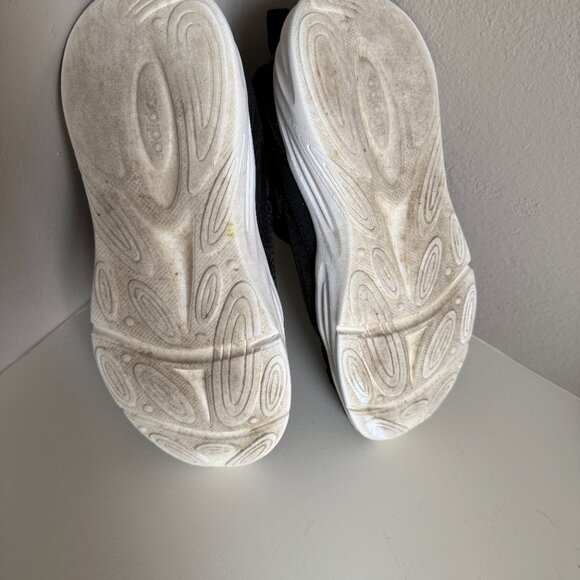 Adidas sneakers, men's size 6.5 - Picture 4 of 5